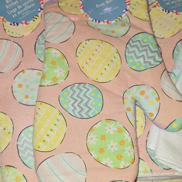 NWT Easter Wishes Home Kitchen Set - 3 Soft Microfiber Towels, Mug, & Potholder - Picture 4 of 8